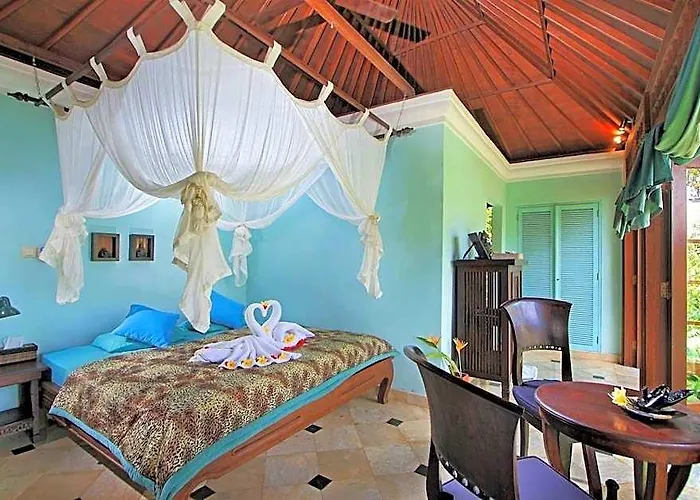 The Mahogany 5*